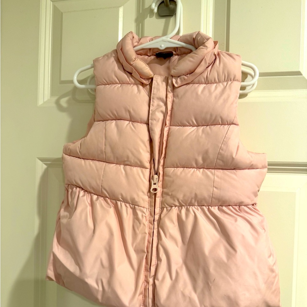 Gap size 4 Quilted peplum vest in misty rose.